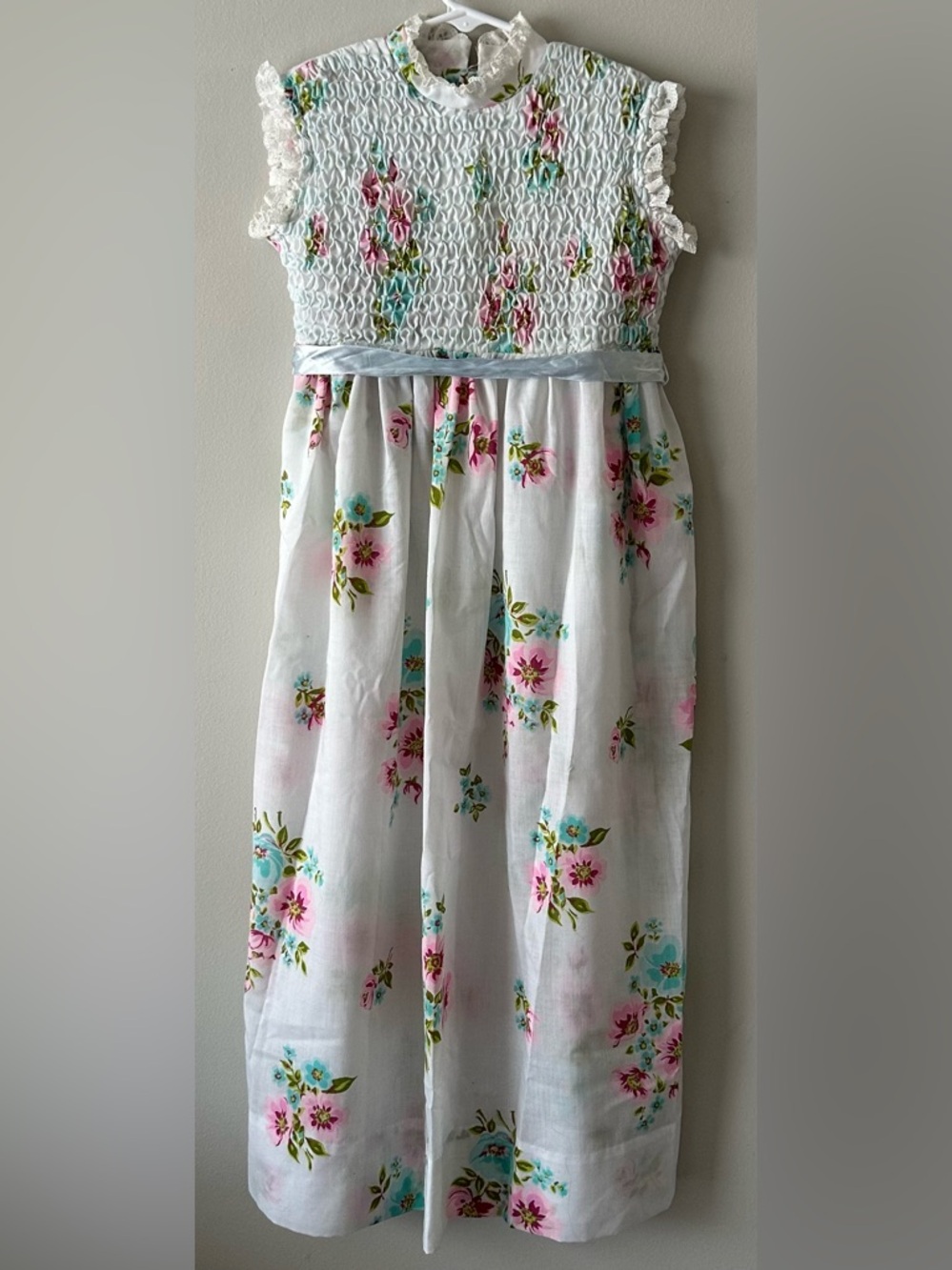 PollyFlinders HandSmocked 6x dress floral excellent condition but frayed ribbon